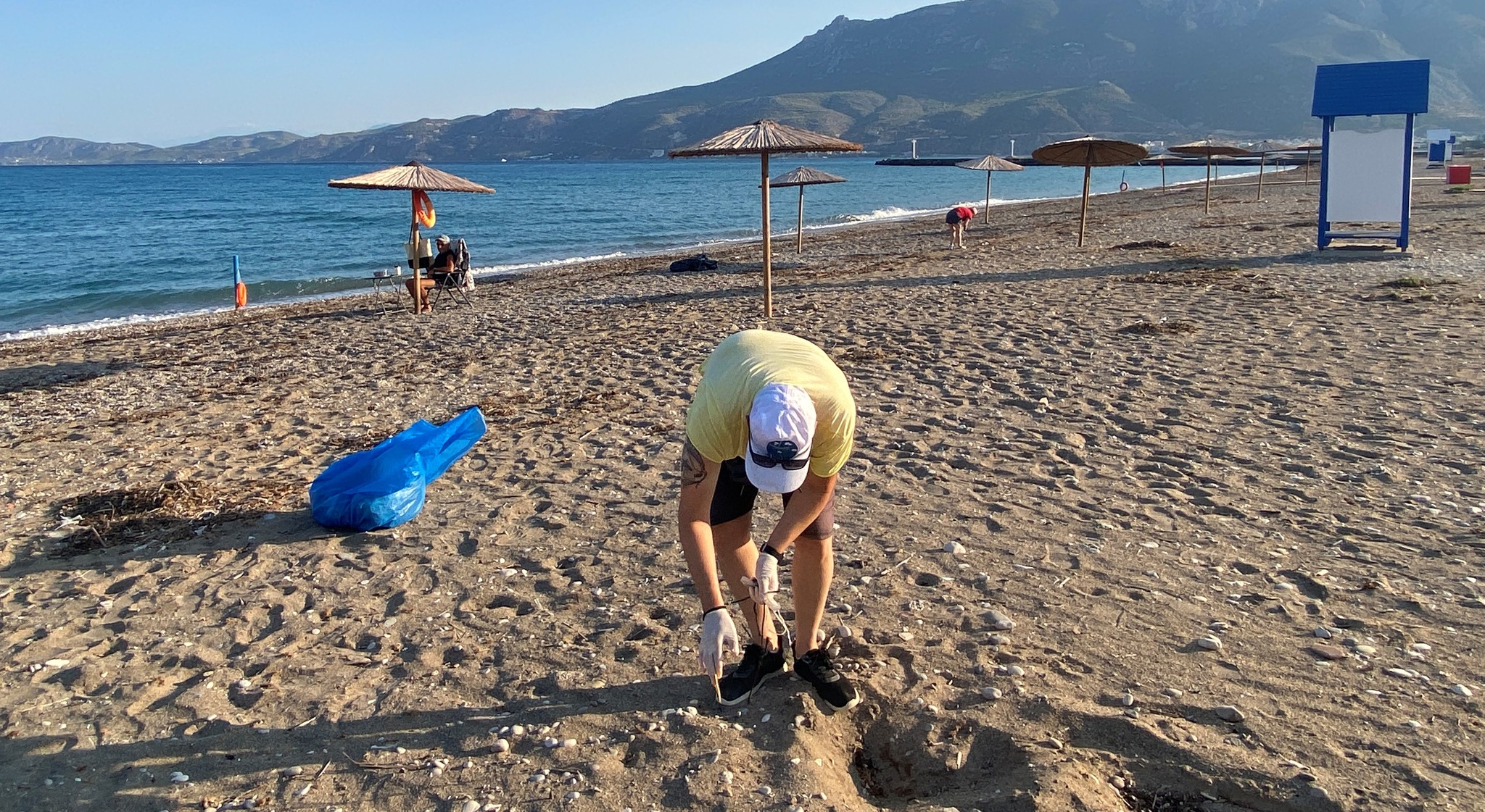 Οι παραλίες του Δήμου Κορινθίων καθαρίζονται με την υποστήριξη της OZON NGO